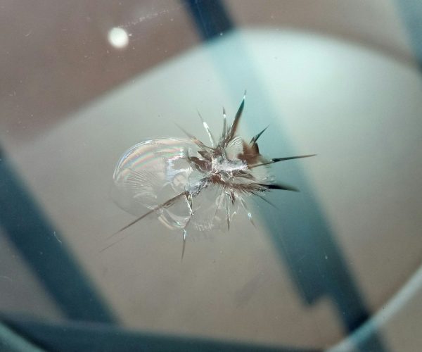 Szélvédő, Fényszóró, Autóüveg javítás, csiszolás polírozás, kőfelverődés javítás, ózonos klímafertőtlenítés, élettartam garanciával az ország 7 területén!
